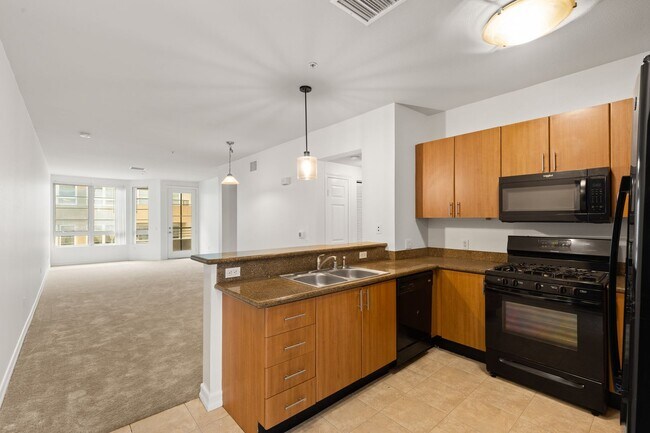 Primary Photo - 2 Bed/2 Bath Condo available at Union Square!