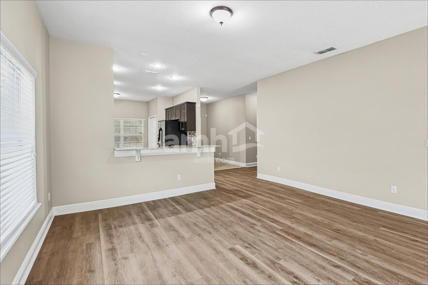 Building Photo - 30113 Saddlebred Ln
