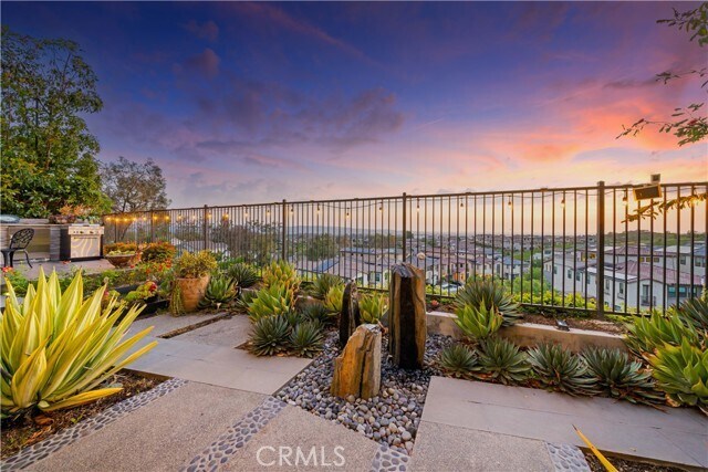 Building Photo - 545 Serrano Summit Dr