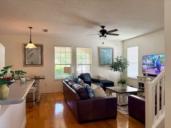 Building Photo - Beautiful 4 bedroom, 2.5 bath home with 2,444 sq. ft. in Harmony