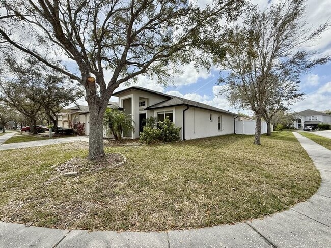 Building Photo - 27519 Sky Lake Cir
