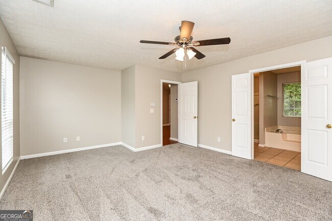 Building Photo - 3714 Crescent Hill Ln