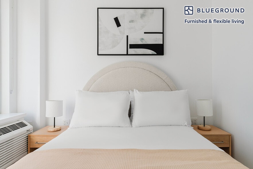 Building Photo - 150 Lawrence St