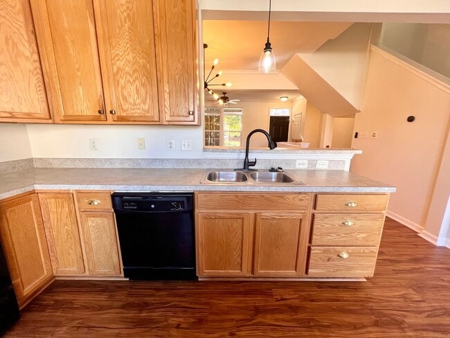 Building Photo - 357 Rolkin Rd