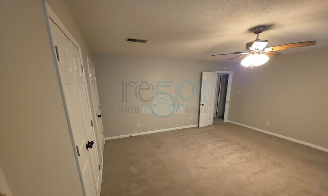 Building Photo - The home you've been looking for!