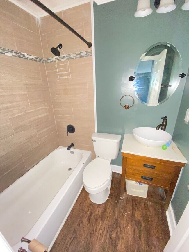 Building Photo - 2Bed/1Ba Duplex close to Downtown Concord Fully Renovated with Laundry Room on Site