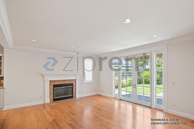 Building Photo - 1320 Drake Ave