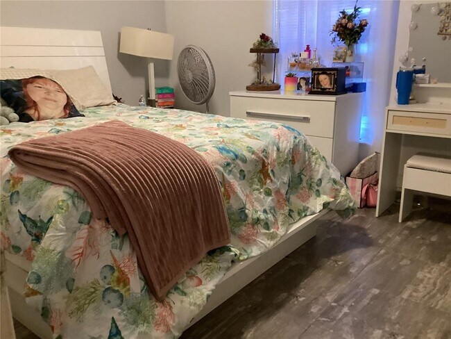 Building Photo - 134 Inconnu Ct