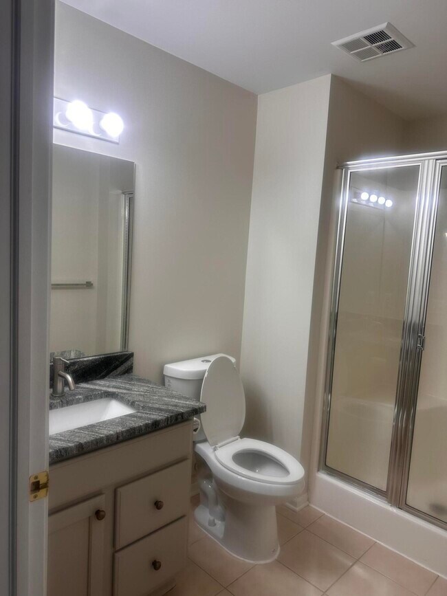 Building Photo - 2822 S Knightsbridge Cir