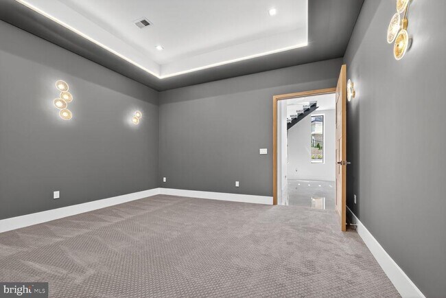 Building Photo - 4509 Foxhall Cres NW
