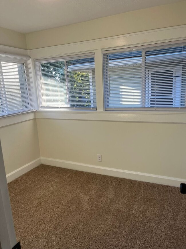 Building Photo - Historic Garfield Park neighborhood with quiet streets and mature trees -