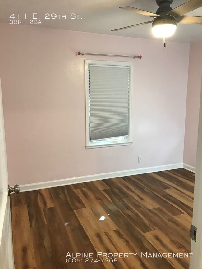 Building Photo - 3 Bed/2 Bath Home Near McKennan Park!