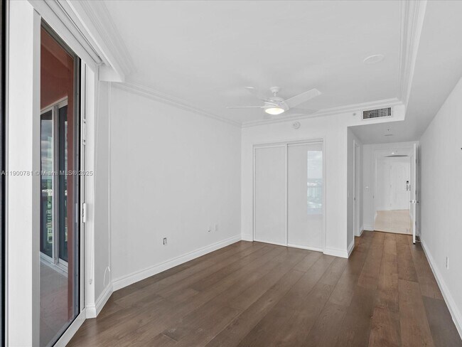 Building Photo - 3370 Hidden Bay Dr