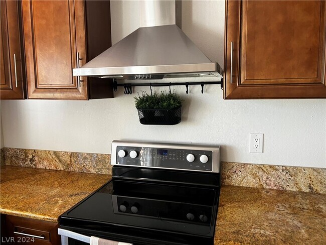 Building Photo - 513 Woodcrest Ct