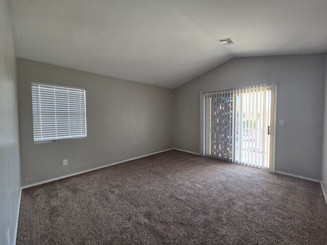 Building Photo - 2757 Trotwood Ln