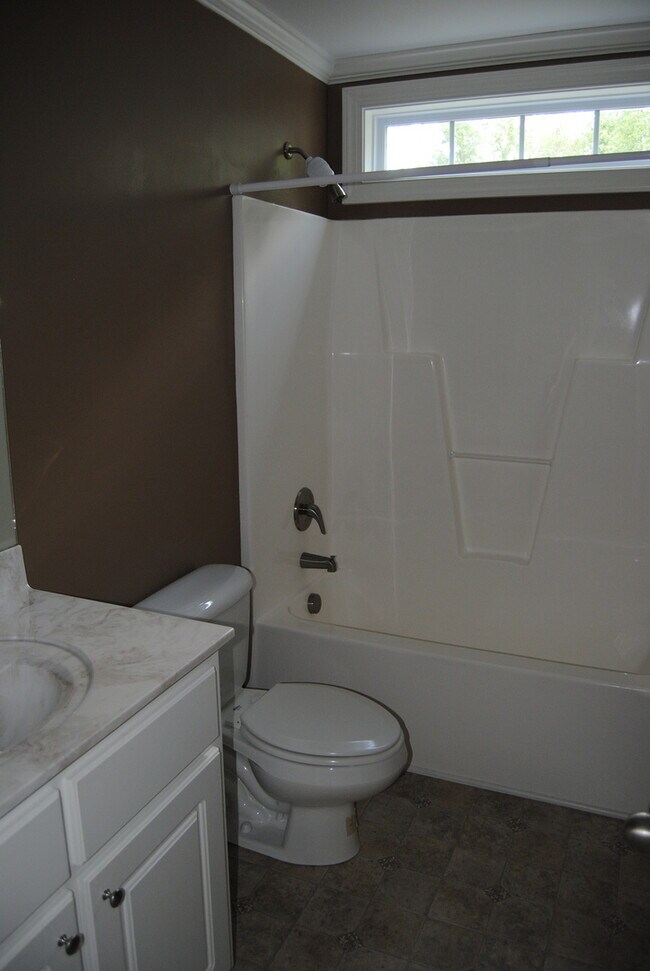 Building Photo - 105 Tillage Pl