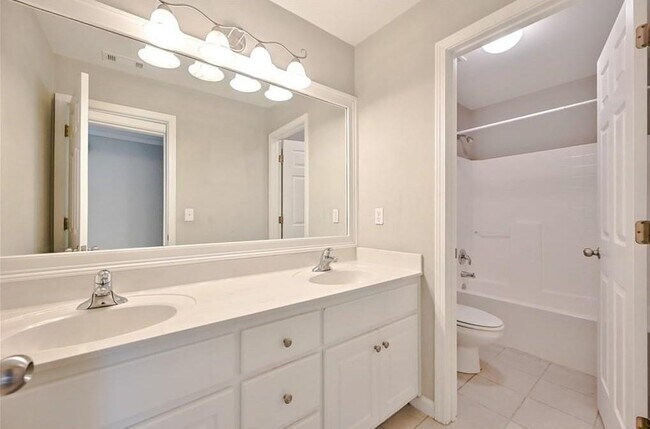 Building Photo - 2370 Scotney Castle Ln