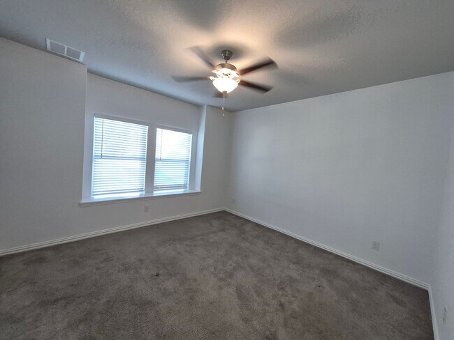 Building Photo - 2102 Gabby Cole Ln