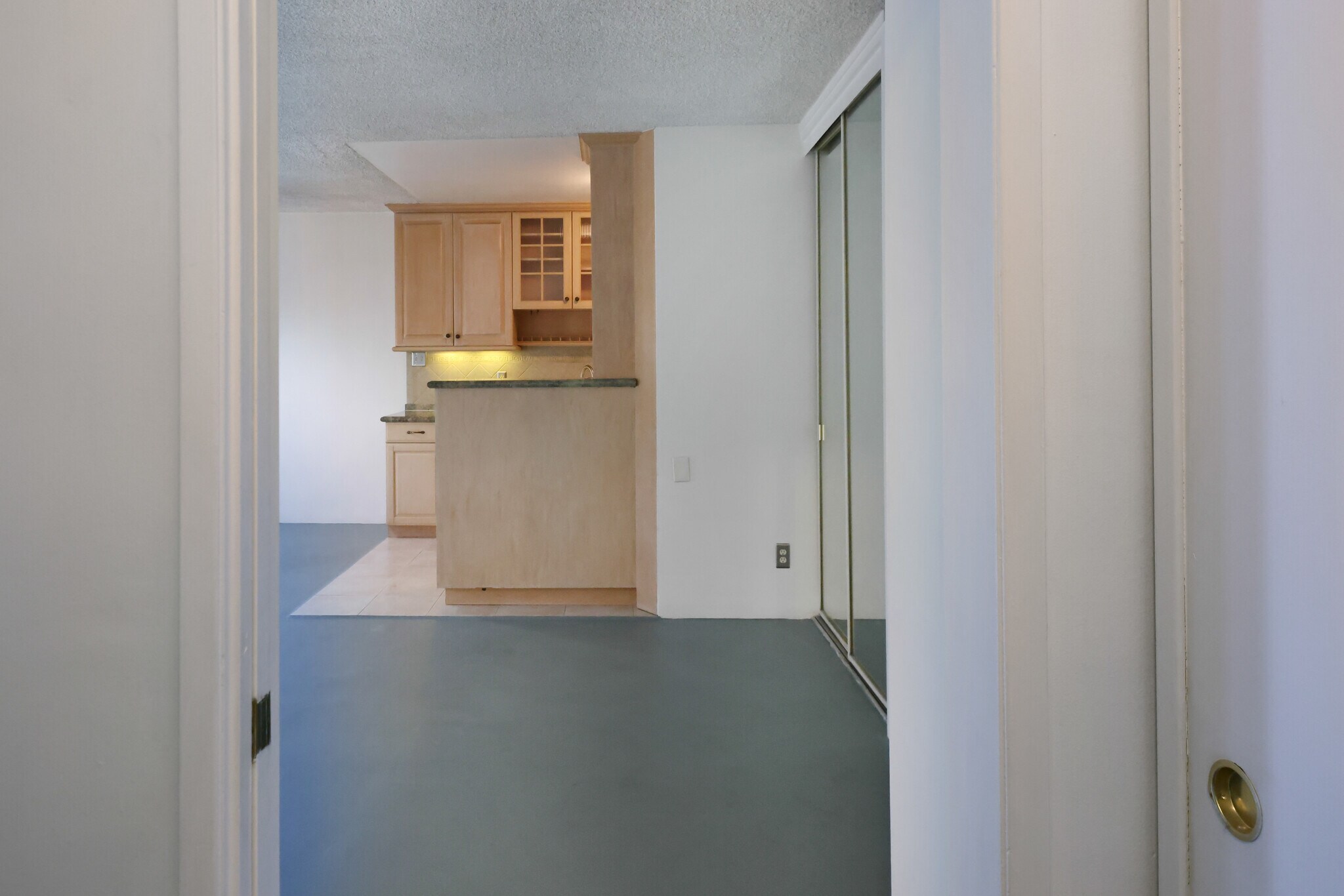 Building Photo - 250 Linden Ave