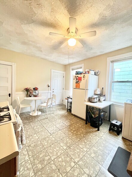 Building Photo - 88 Fisher Ave