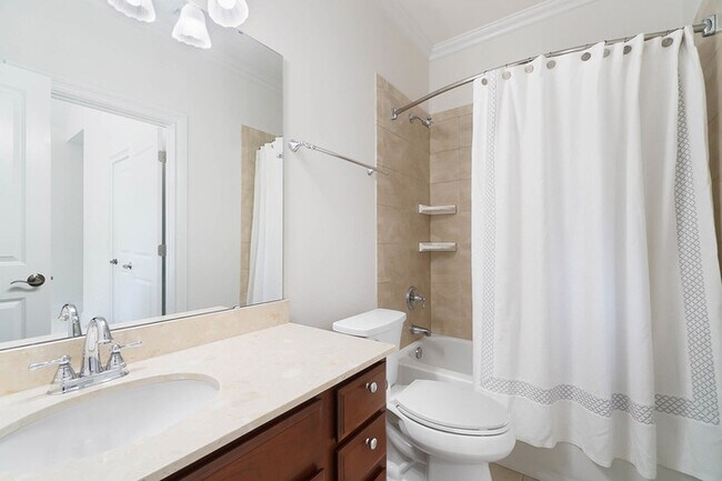 Building Photo - Luxury 5 Bedroom Retreat with Pool in Wedd...
