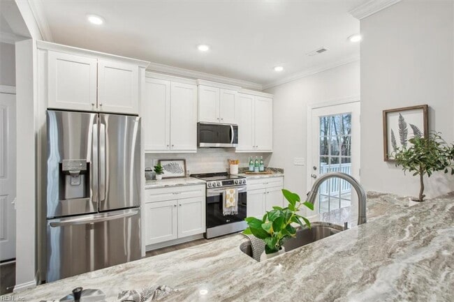 Building Photo - 3009 Ridge Dr