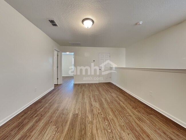 Building Photo - 120 E Jayce Way