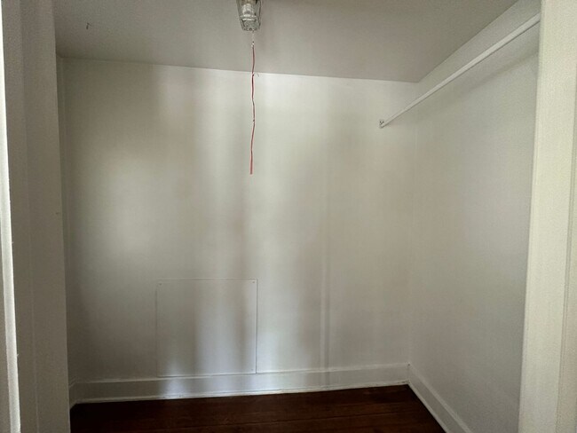 Building Photo - Fourth St 1707