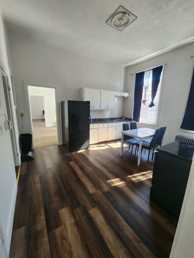 Kitchen - 263-265 Park St