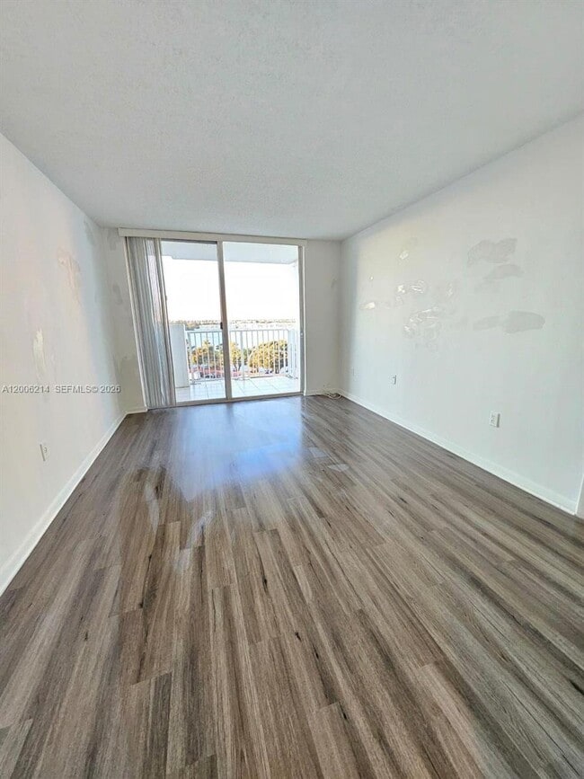Building Photo - 1200 NE Miami Gardens Dr