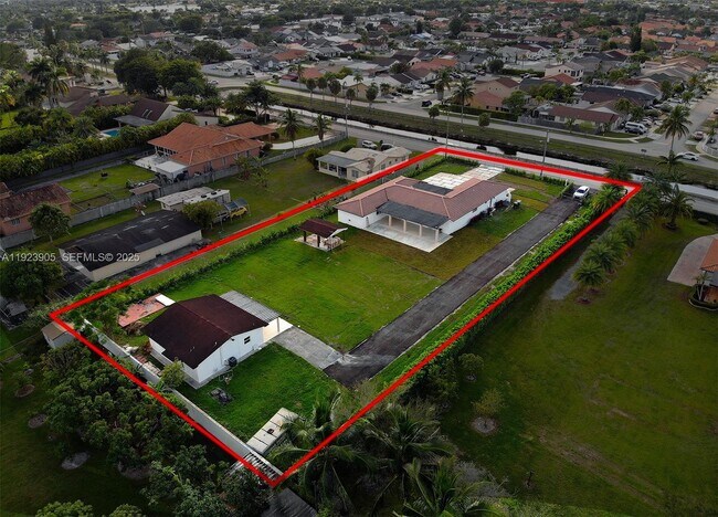 Building Photo - 3801 SW 132nd Ave