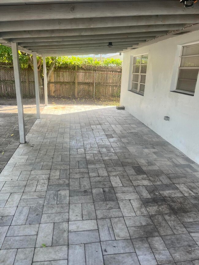 Building Photo - 5706 Candlewood St