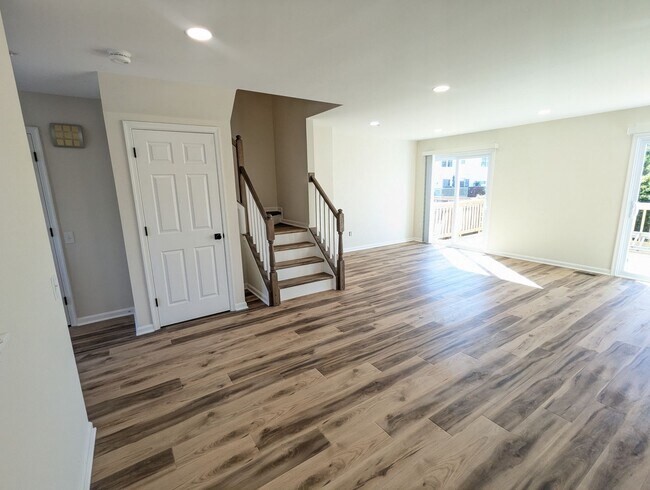 Building Photo - 7122 Collinsworth Pl