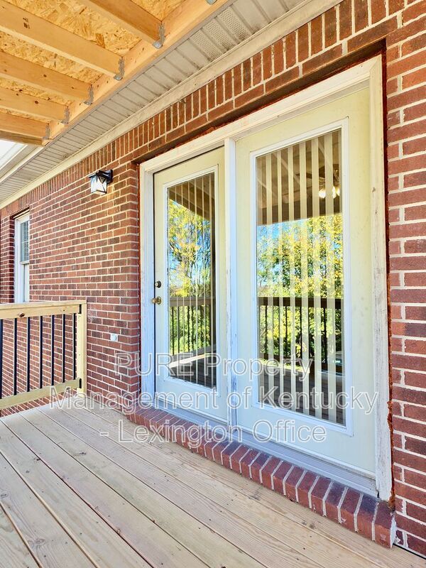 Building Photo - 1322 Lancaster Rd