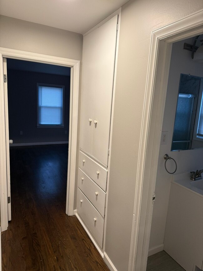 Building Photo - 2200 Ozark St