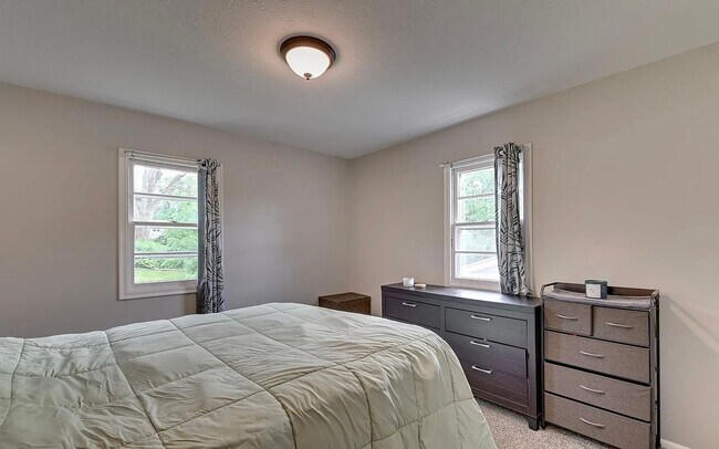 Building Photo - Coming Soon! Bright & Spacious 3 Bed Home with Finished Basement & Huge Backyard