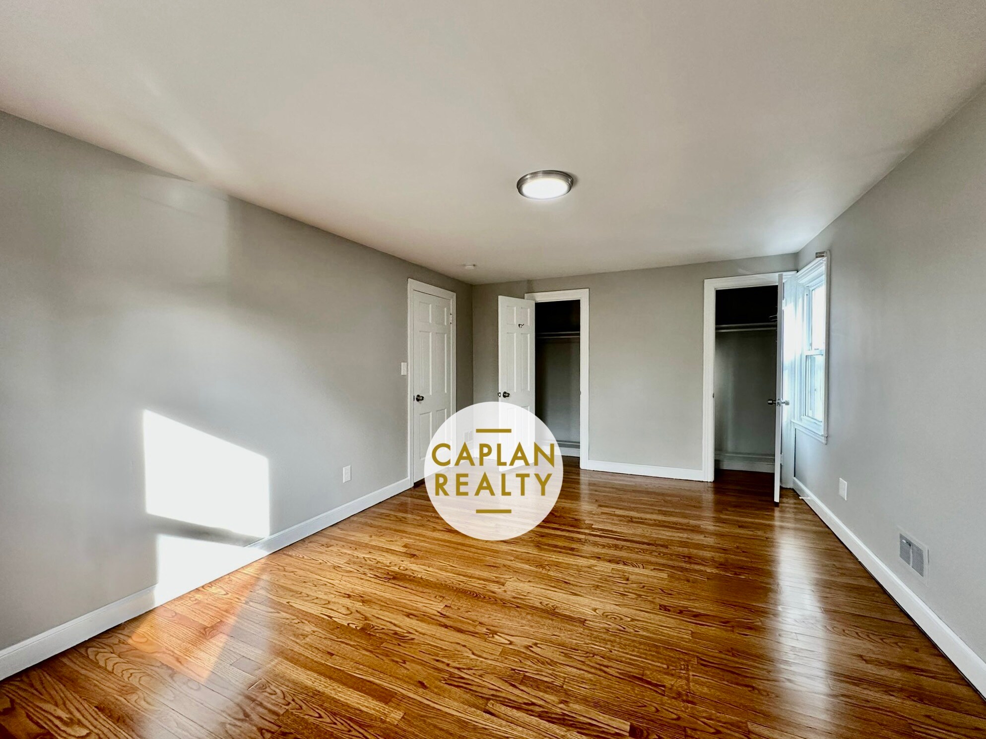 Building Photo - 29 Wellington Rd