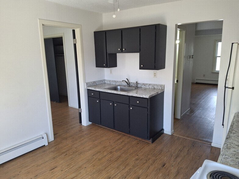 Building Photo - 22 Gold St