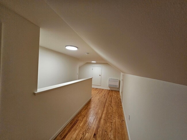 Building Photo - 616 N Washington St