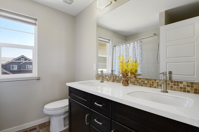 Building Photo - 14055 Touchstone St