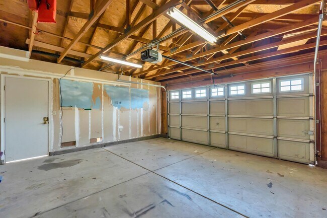Building Photo - 8566 Aspen Brook Way