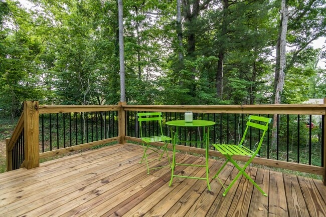 Building Photo - 15 Sand Hill School Rd