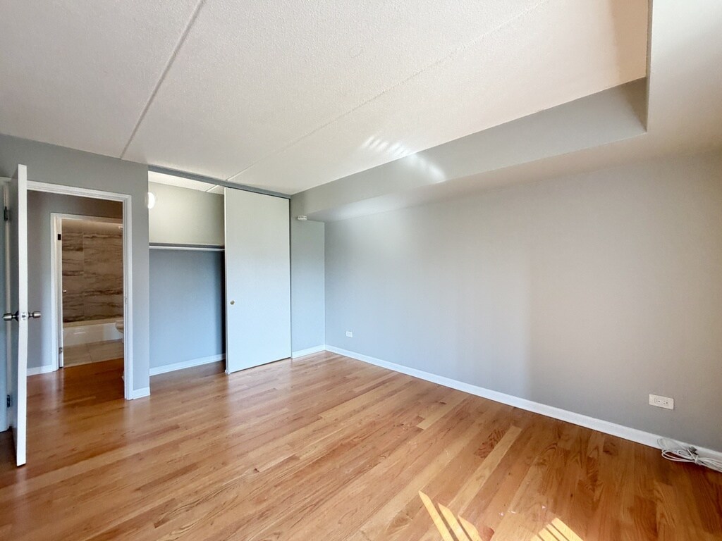 Building Photo - 525 N Quentin Rd