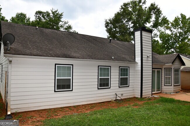 Building Photo - 5932 Homestead Cir