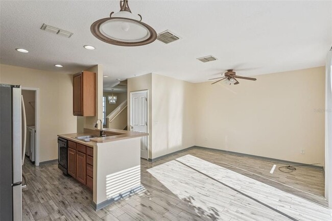 Building Photo - 6215 S Chickasaw Trail