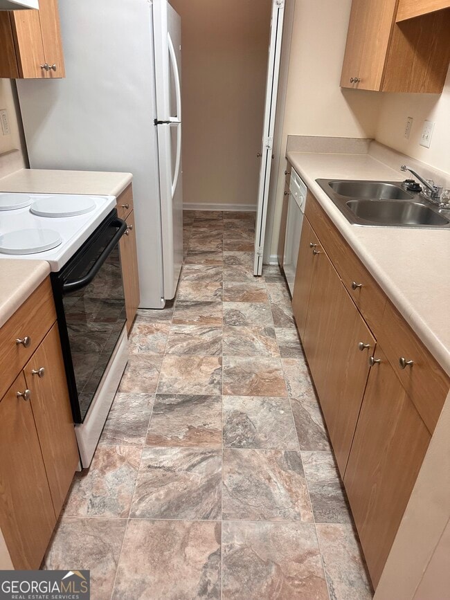 Building Photo - 201 Twiggs Cor