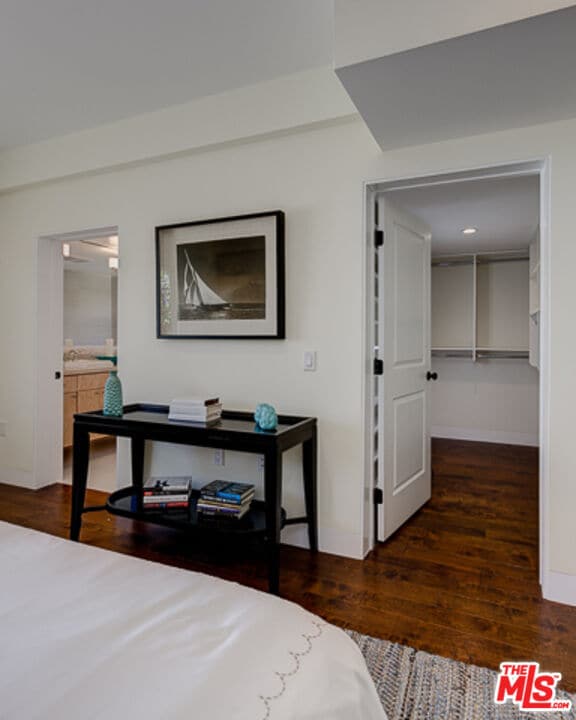 Building Photo - 831 S Curson Ave