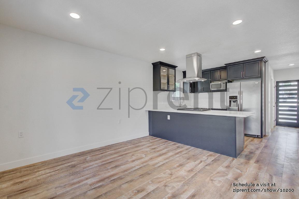 Building Photo - Unit