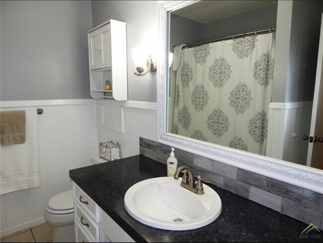 Building Photo - Coming Soon! Beautiful 3 bedroom 2 bath ho...