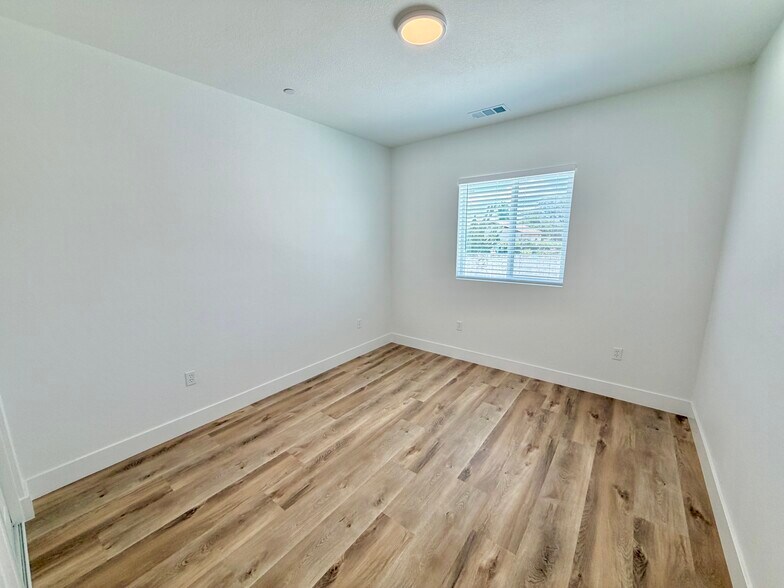 Building Photo - 6989 Del Rosa Ave